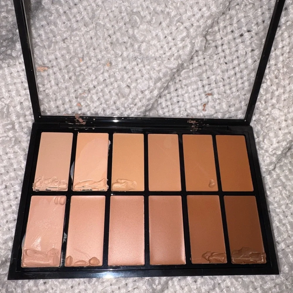 MAC PRO PALETTE FULL COVERAGE FOUNDATION X 12 (gently used)